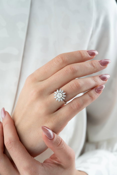 Heliophilia Silver Anillo de Plata Esterlina Ajustable con Recubrimiento de Oro Heliophilia Silver Anillo de Plata Esterlina Ajustable con Recubrimiento de Oro